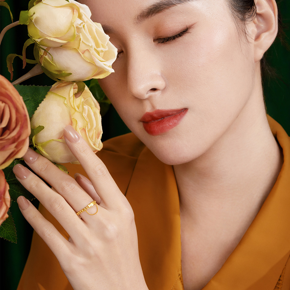 六福珠宝链条钻石戒指女光面18k金闭口戒百搭手饰定价cMDSKR0075Y【联系客服补货】